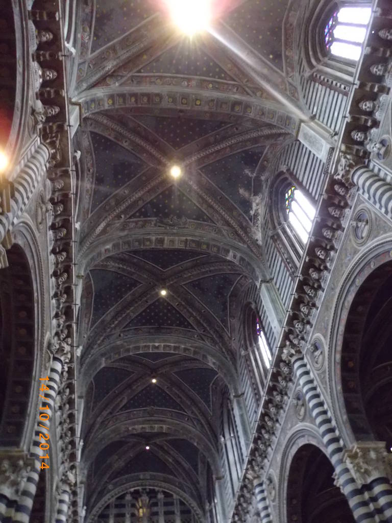 A catedral de Siena na Toscana é uma beleza impar. A igreja mais linda que já conheci