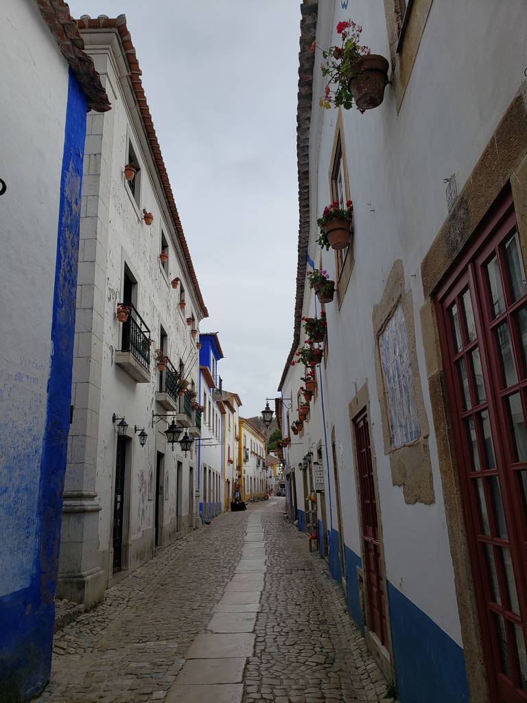 Rua direita em Óbidos