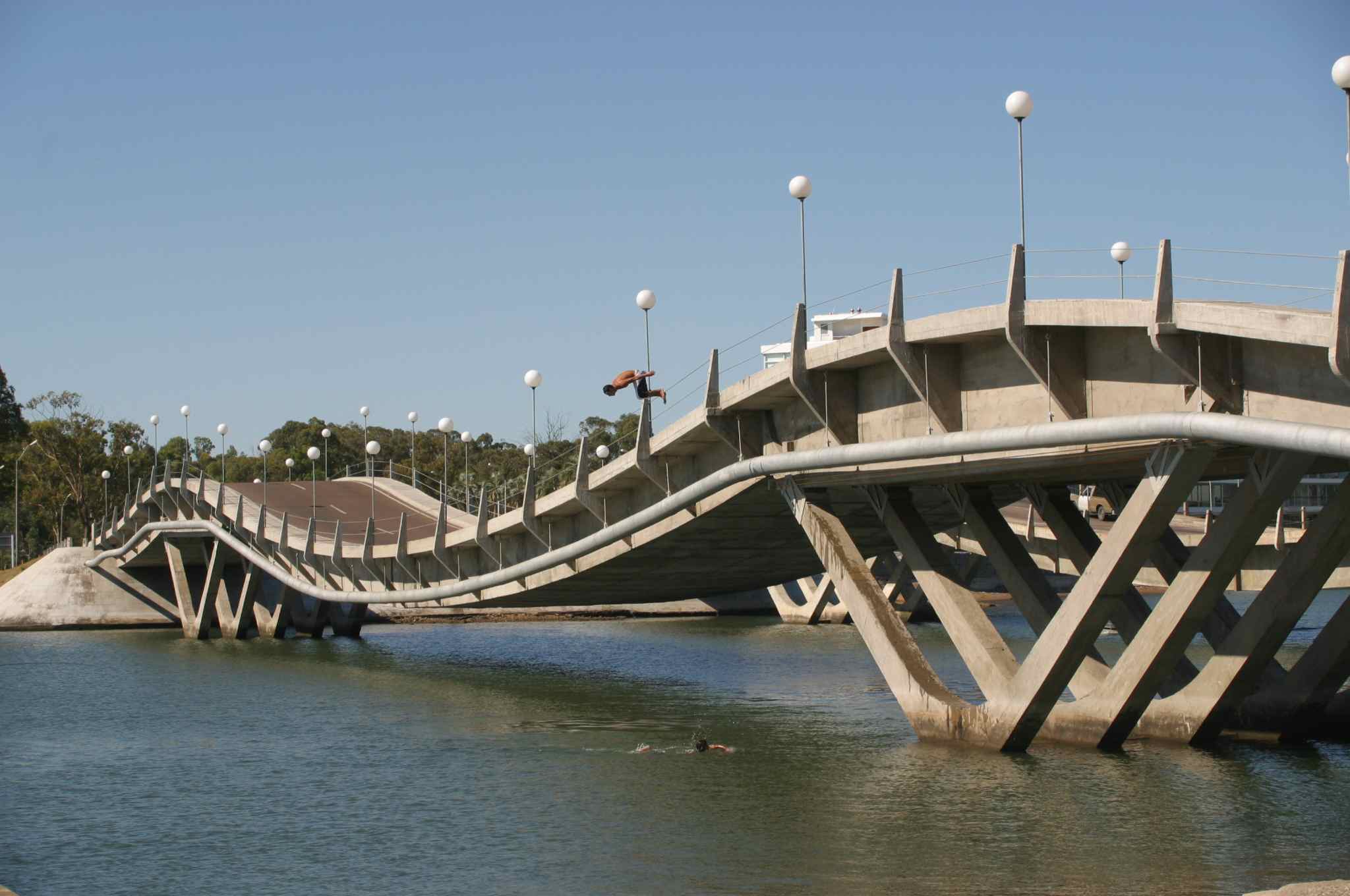 Ponte Ondulada em Punta