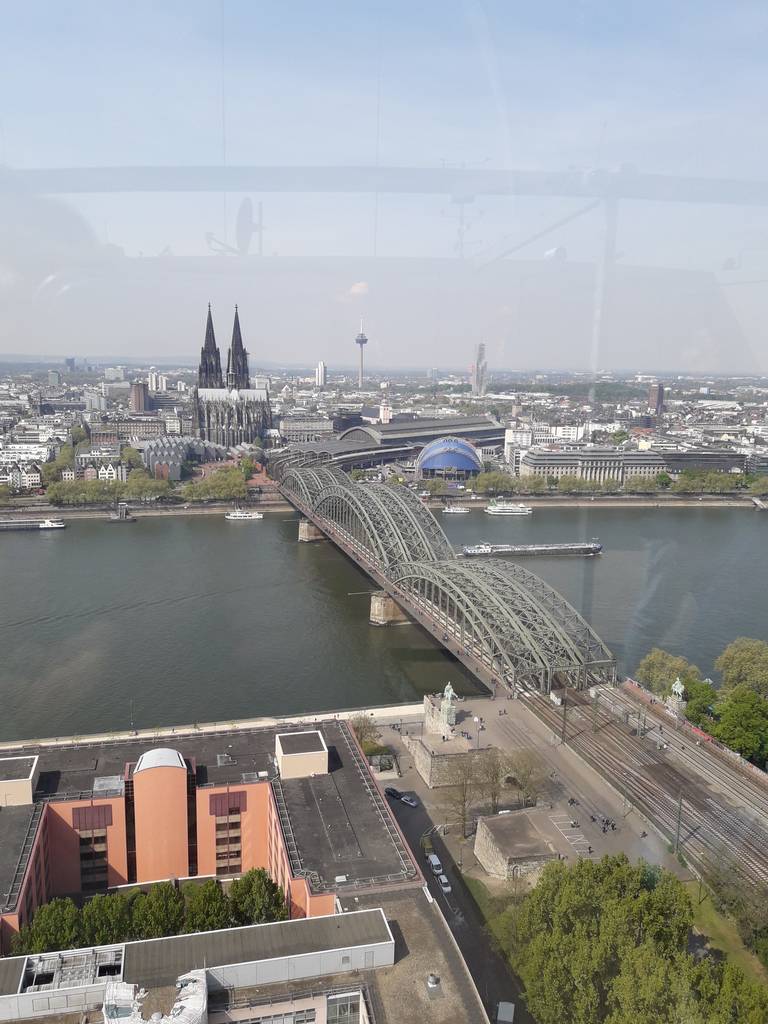 Prédio Köln Triangle, lindo predio com vista panoramica da cidade