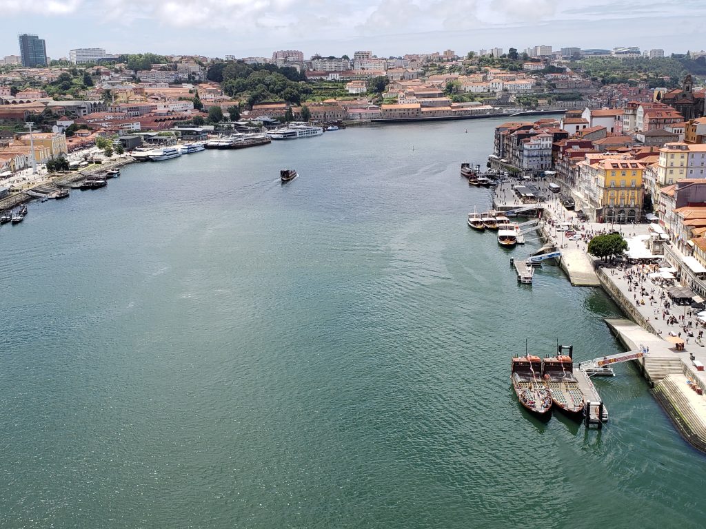 Cidade do Porto, onde se hospeda