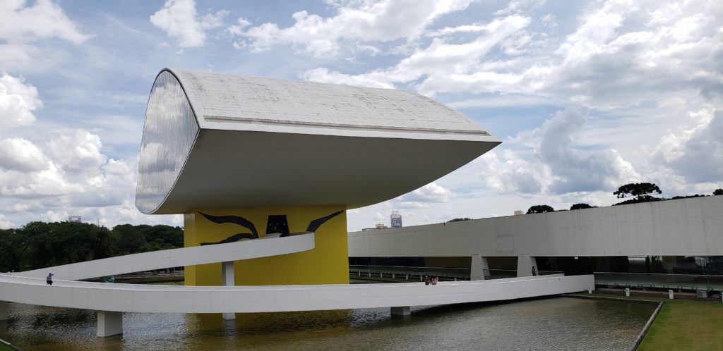 museu Oscar Niemeyer em Curitiba
