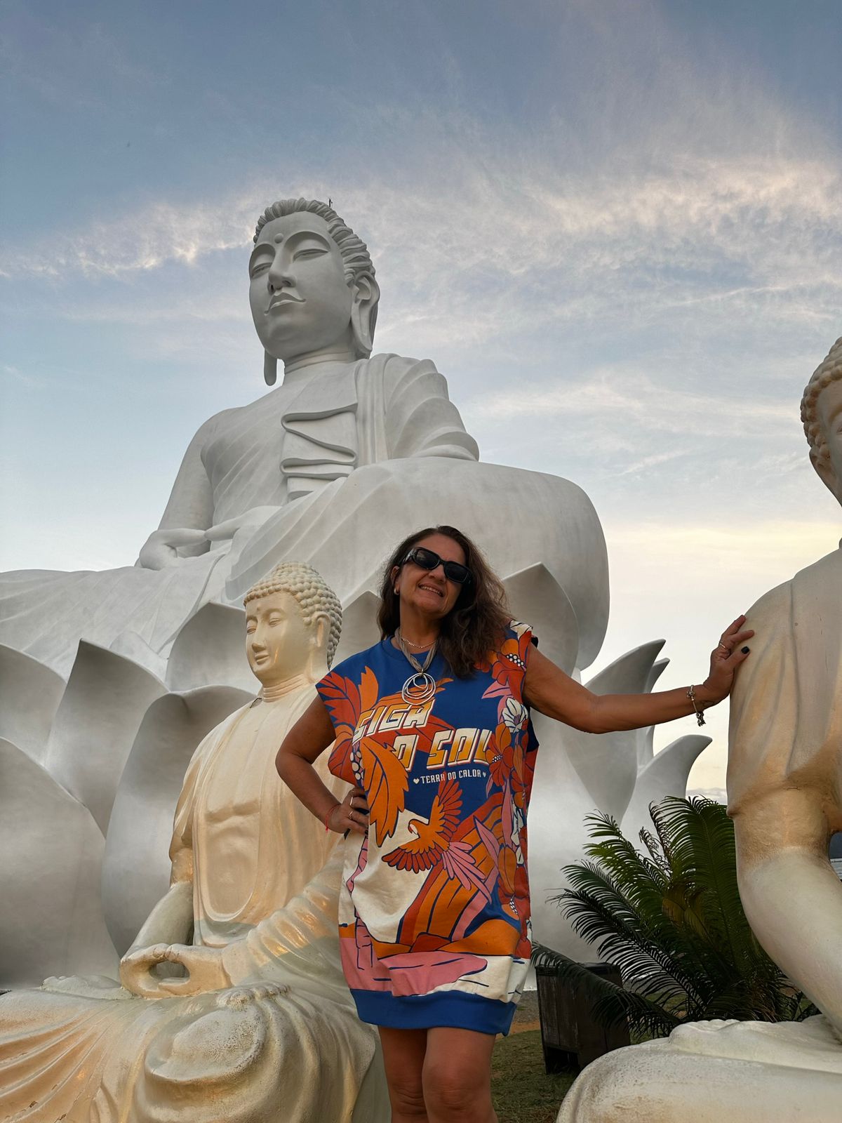 O maior Buda do Ocidente e fica no Brasil